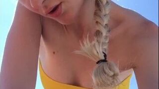Blonde Beach Babe Shows Off Body in Public - porn video